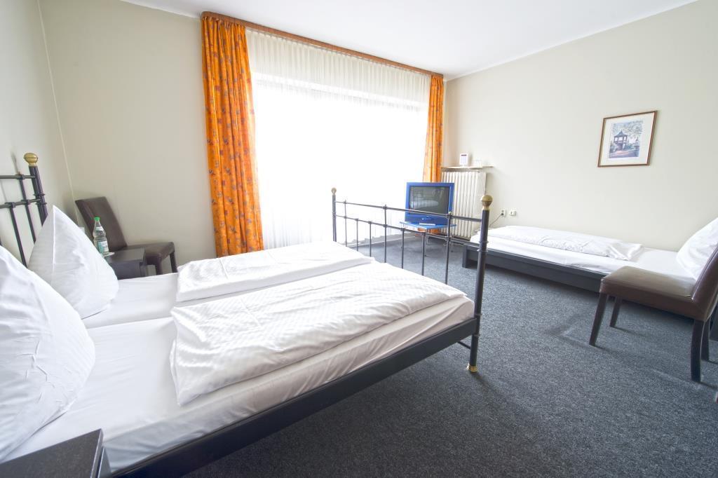 Hotel Continental Sarrebruck Chambre photo