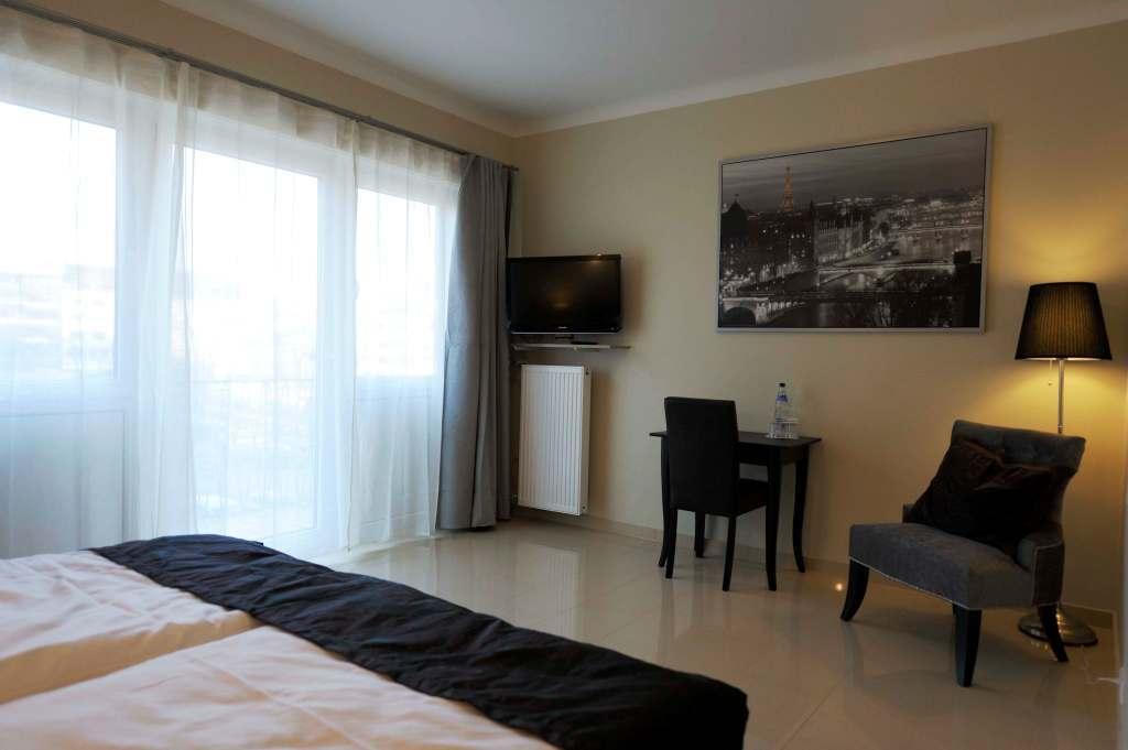Hotel Continental Sarrebruck Chambre photo