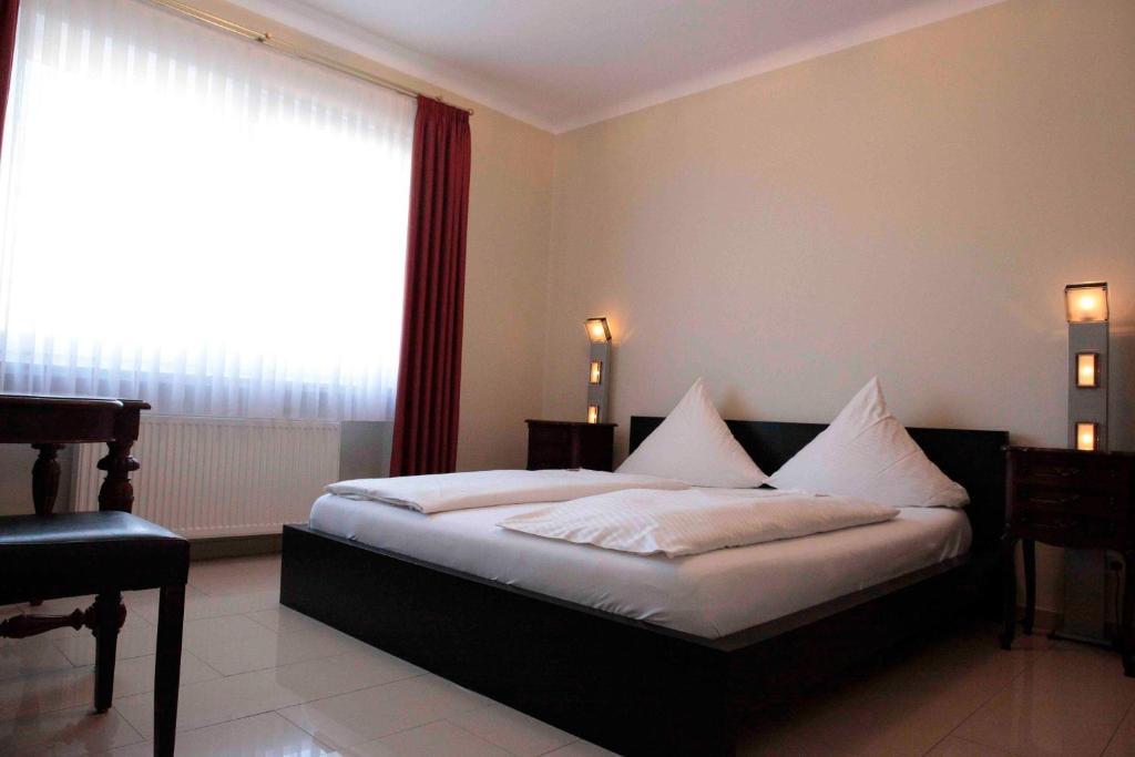 Hotel Continental Sarrebruck Chambre photo